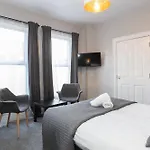 No. 5 Eglantine Place