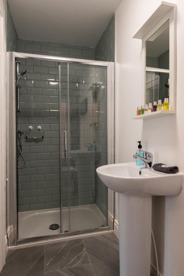 No. 5 Eglantine Place