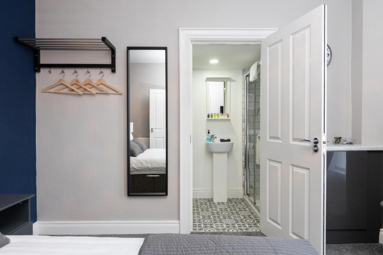 Apartment No. 5 Eglantine Place