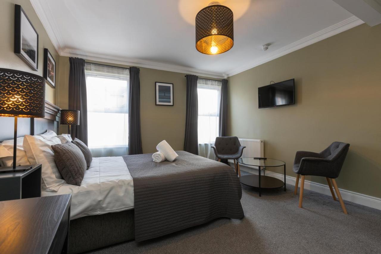No. 5 Eglantine Place Apartment