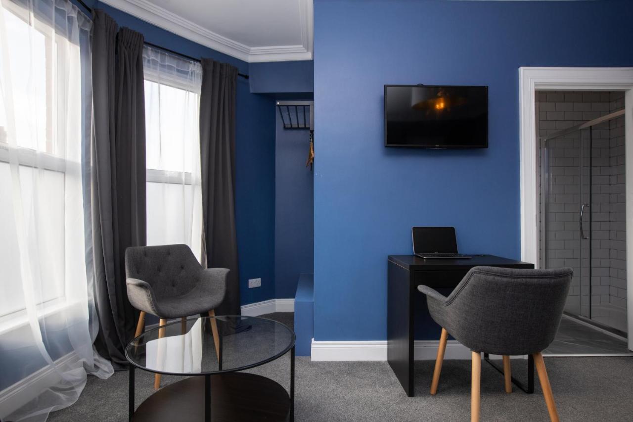 No. 5 Eglantine Place Apartment