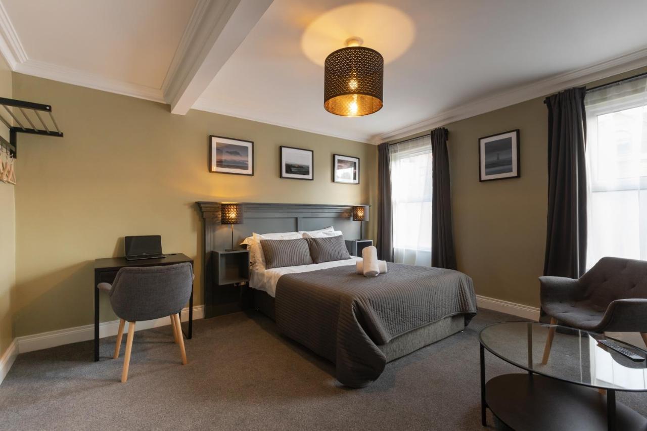 No. 5 Eglantine Place